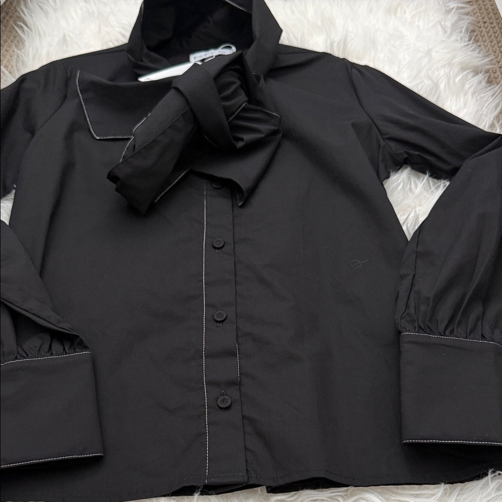 NWT Elegant Black Bow Blouse Sz Small - Picture 7 of 8